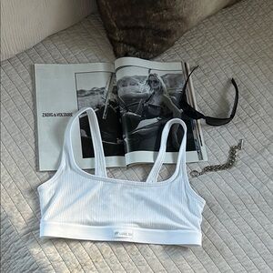 Fabletics luxe 360 white ribbed comfy lounge light support bra top M​